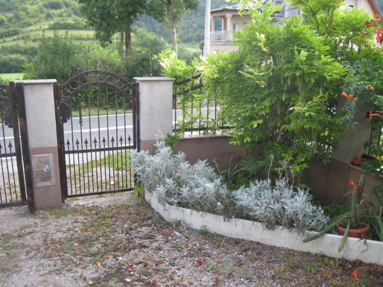 Apartment Yasica Izacic Zewnętrze zdjęcie